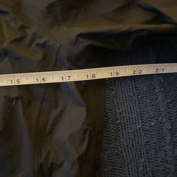 Girls Black/Pink North Face raincoat XL(18) - Picture 7 of 9